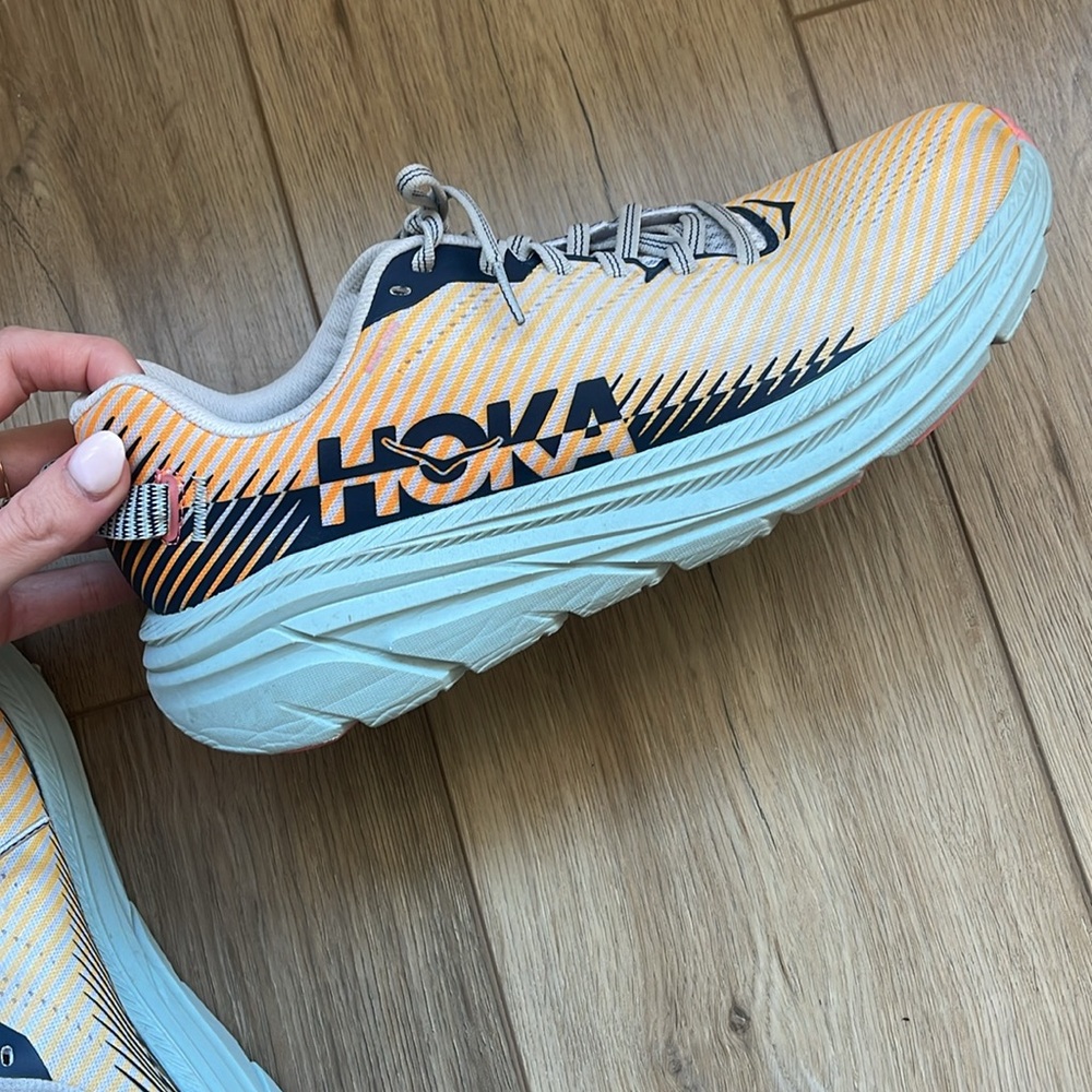 HOKA RINCON SIZE 9.5 - Picture 4 of 6